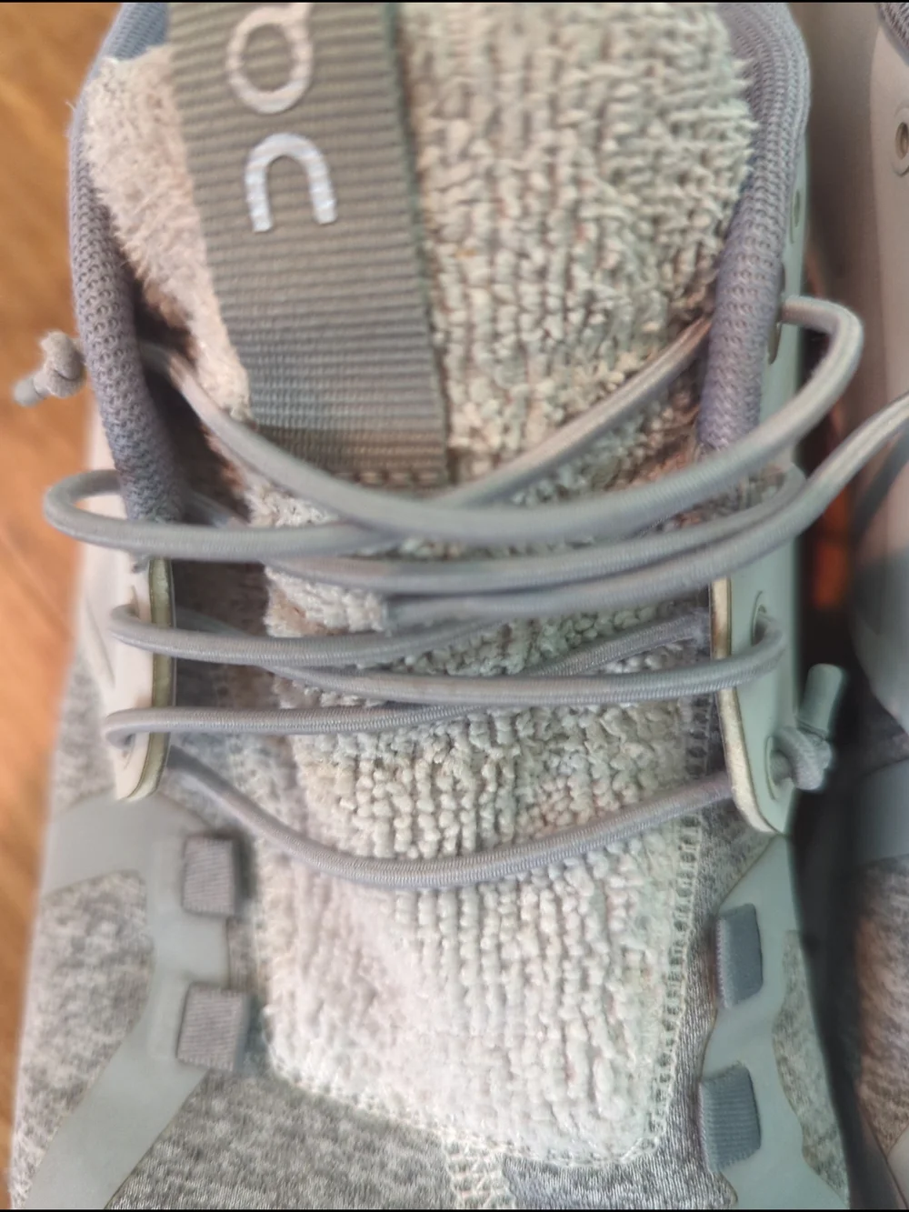 On Running Cloud Terry Cloth Sneakers 9.5 EUC Mens